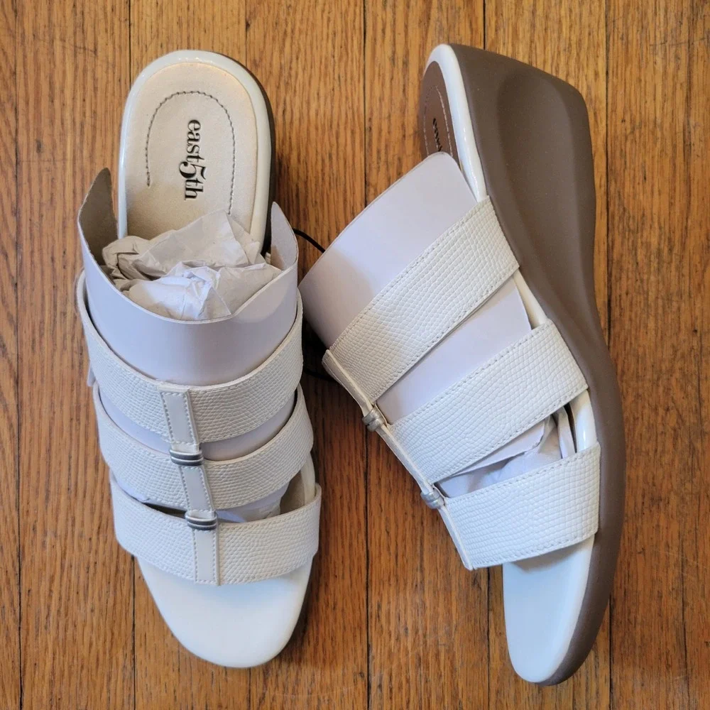East 5th 10 Wedge Sandals White Textured Multi Strap Evergreen Summer Beach